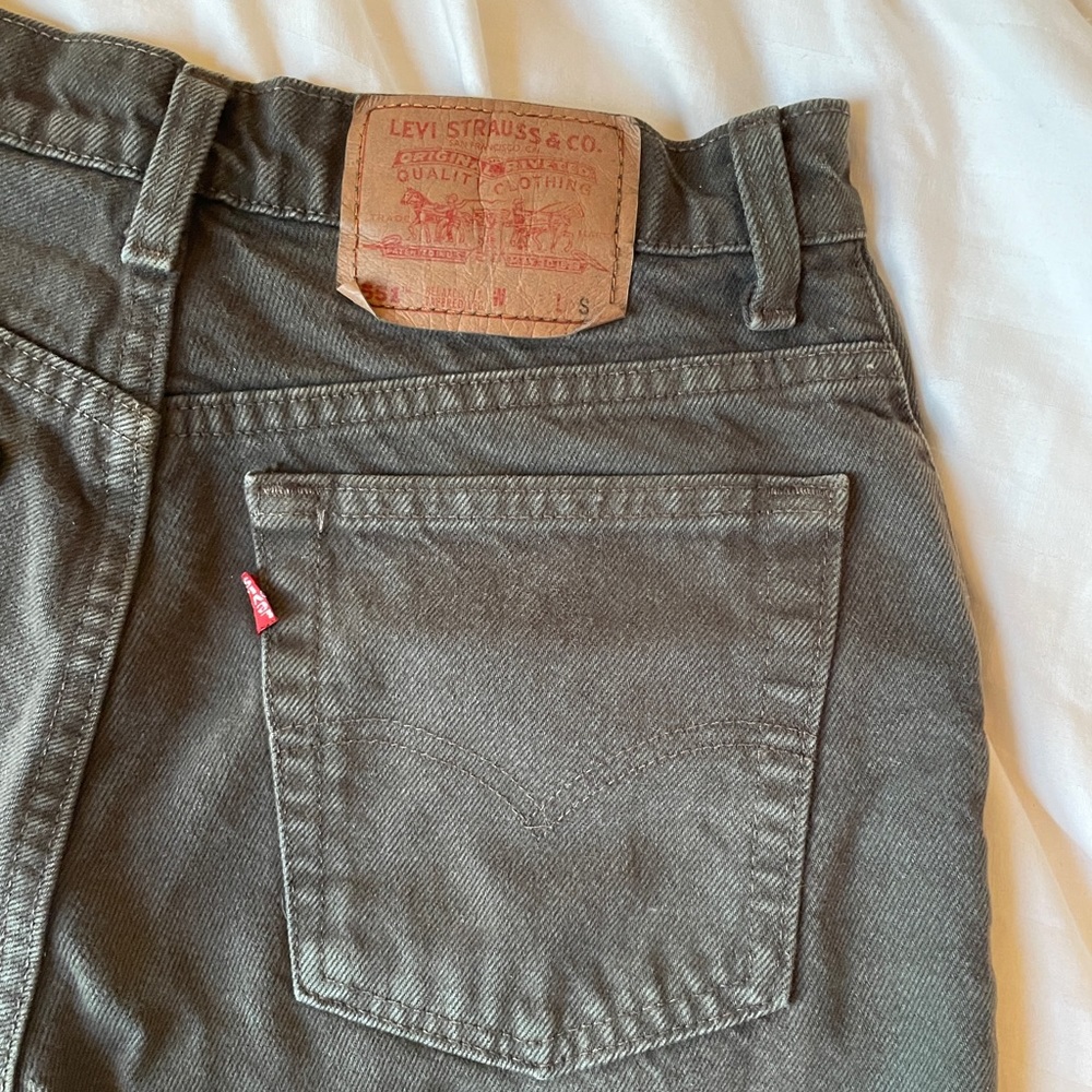 Vintage 90s Levi’s 551s (classic mom jean style!)